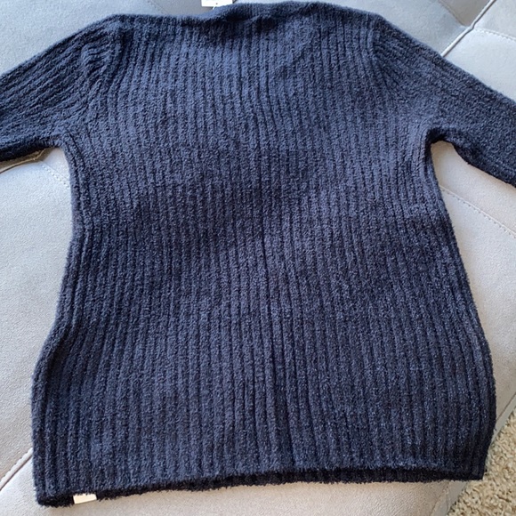 NWT, Abercrombie Girls long sleeve sweater - Picture 2 of 5